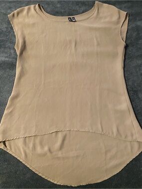 Love Women's Tan High-Low Cap Sleeve Blouse